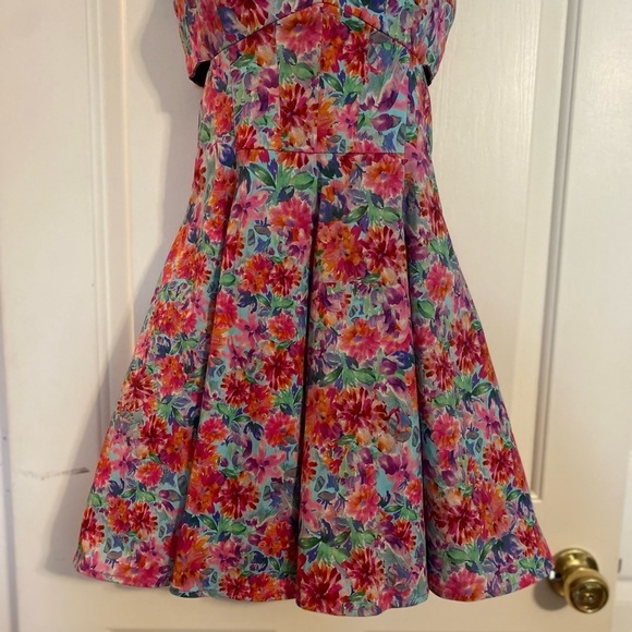 “AMANDA UPRICHARD” Floral & Chain Flared Dress - Picture 5 of 13